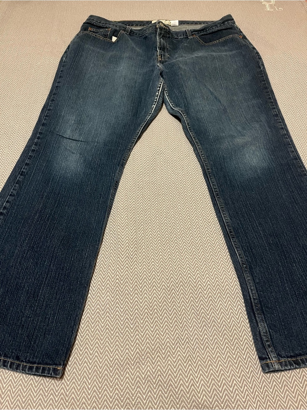 Old Navy Low Waist Bootcut Jeans in Dark Blue Denim. 20 Regular. 100% cotton.